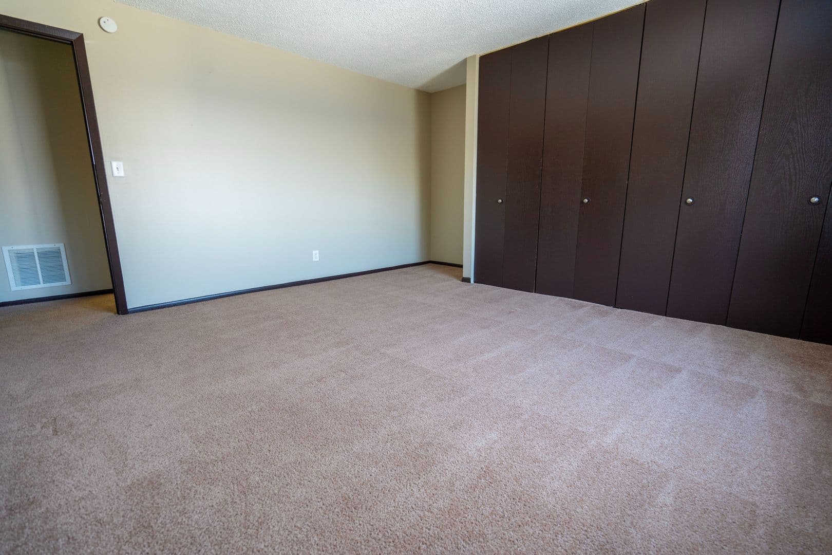Coon Rapids Townhome: Crooked Lake Blvd