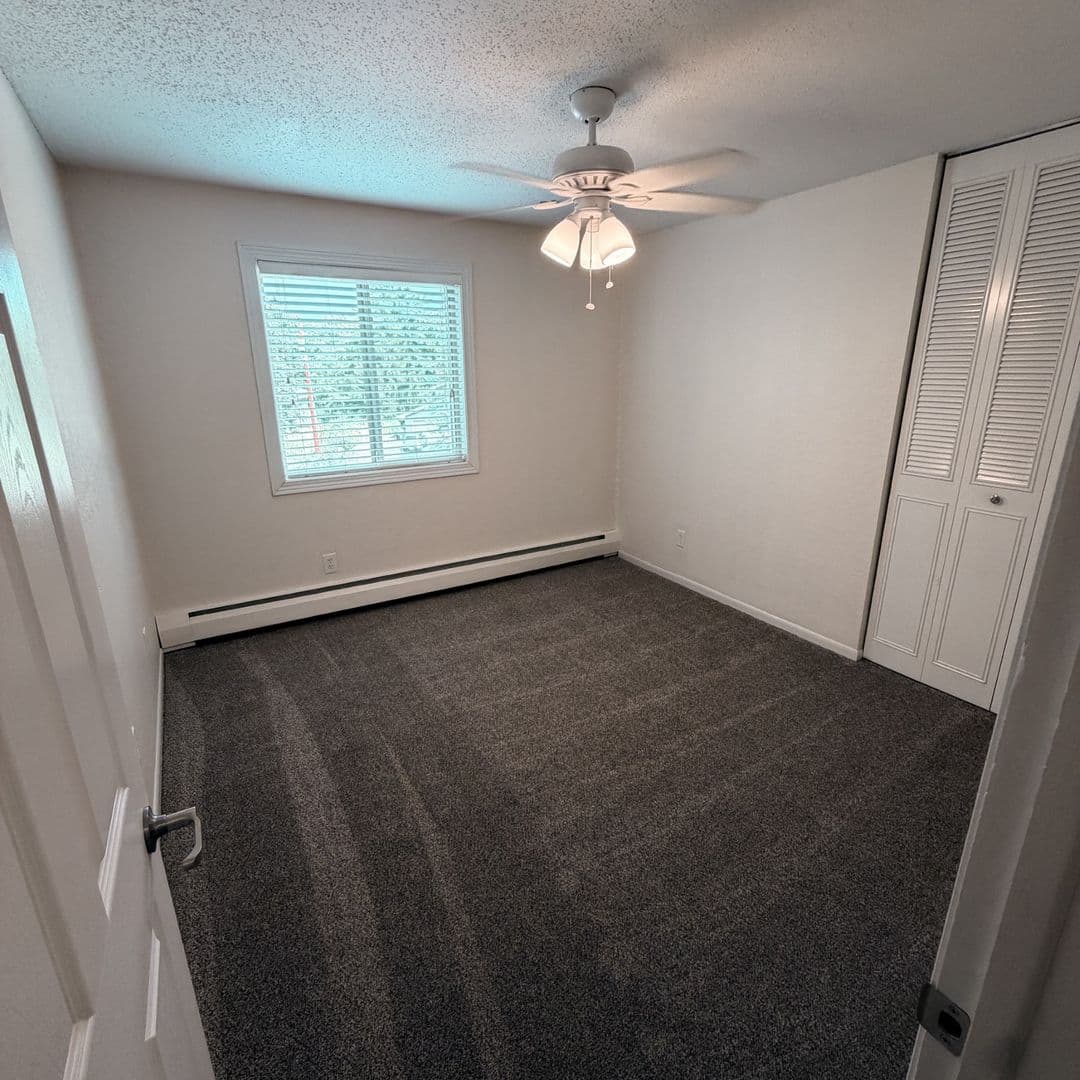 New Brighton Apartment: 2311 26th Avenue NW