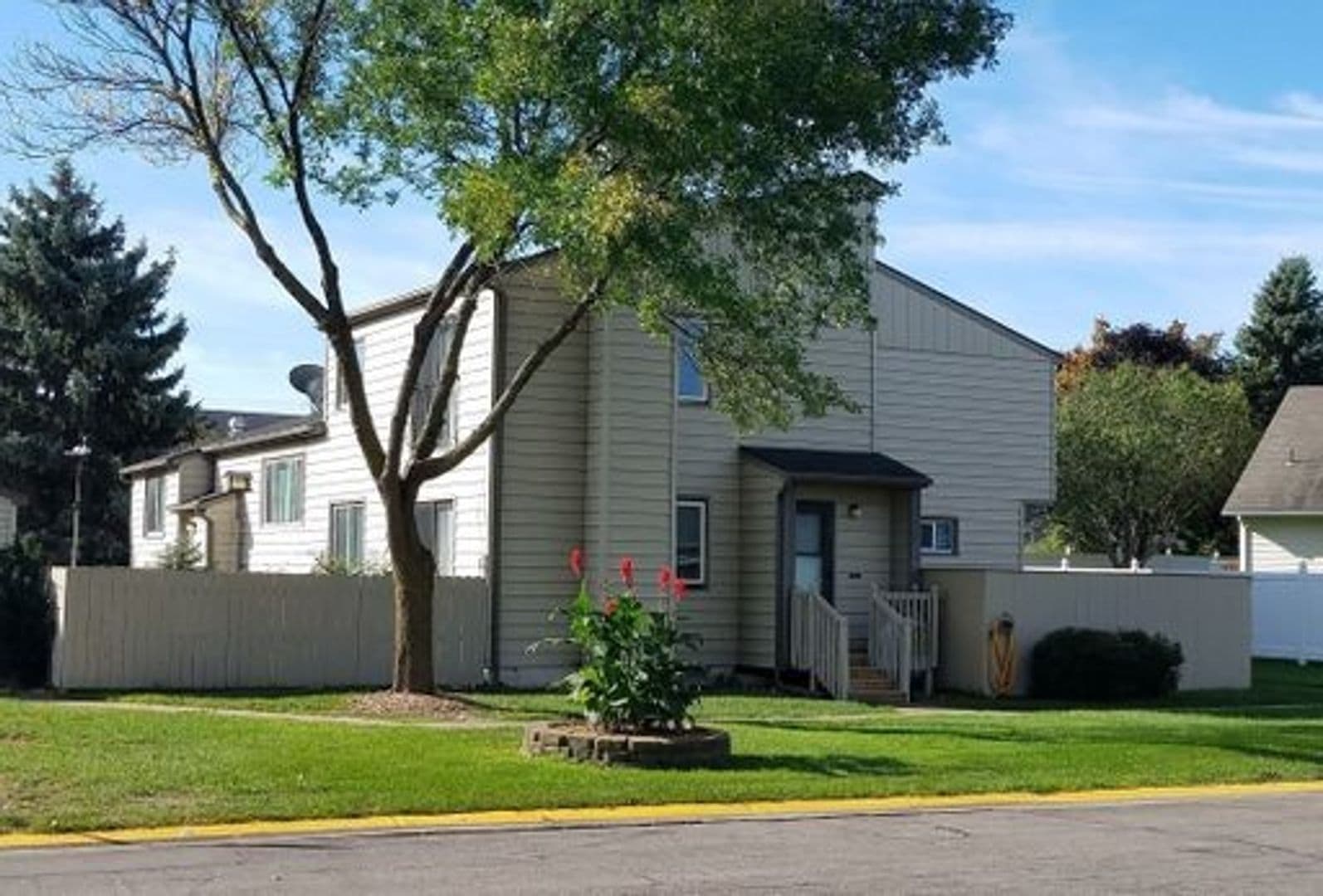 Coon Rapids Townhome: Crooked Lake Blvd