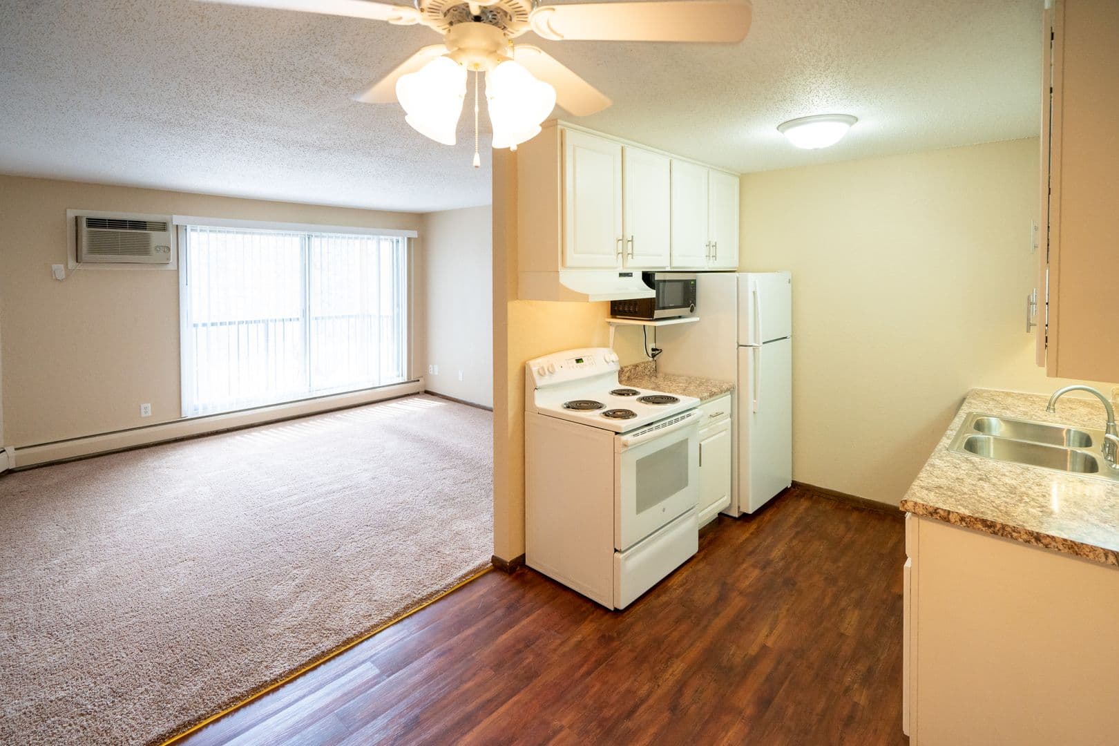 New Brighton Apartment: 2311 26th Avenue NW
