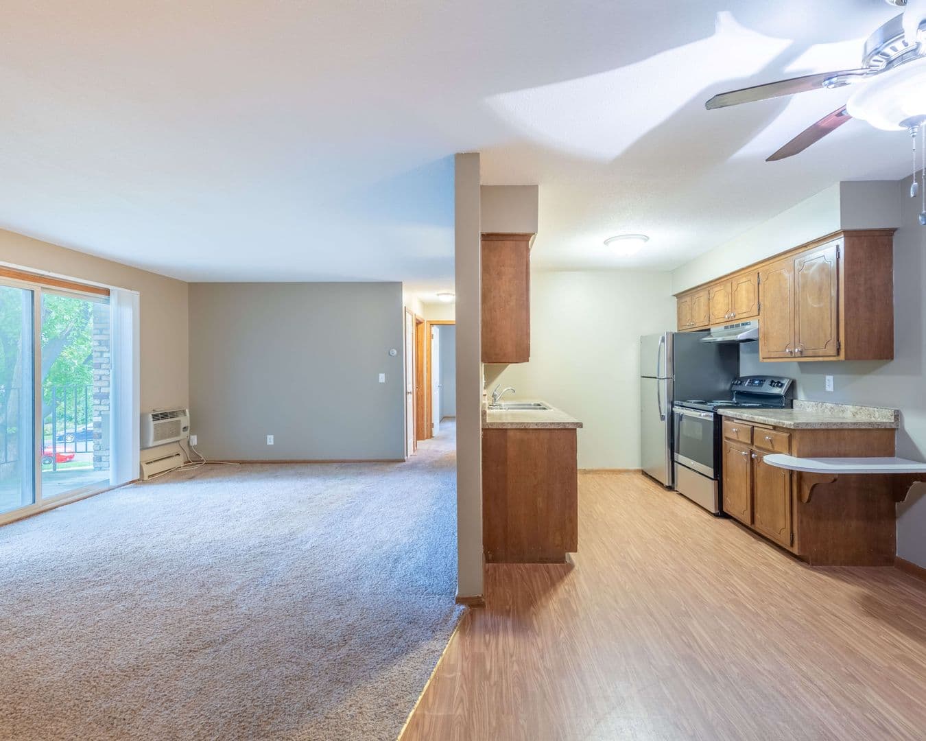 West St Paul Apartment: 1075 Waterloo Ave