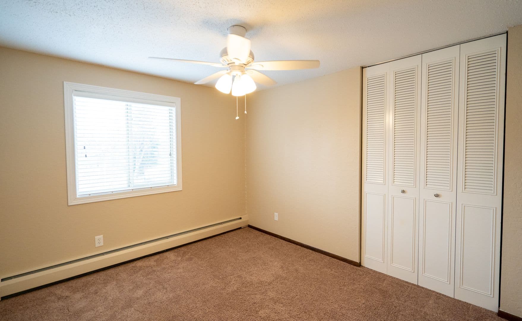 New Brighton Apartment: 2311 26th Avenue NW