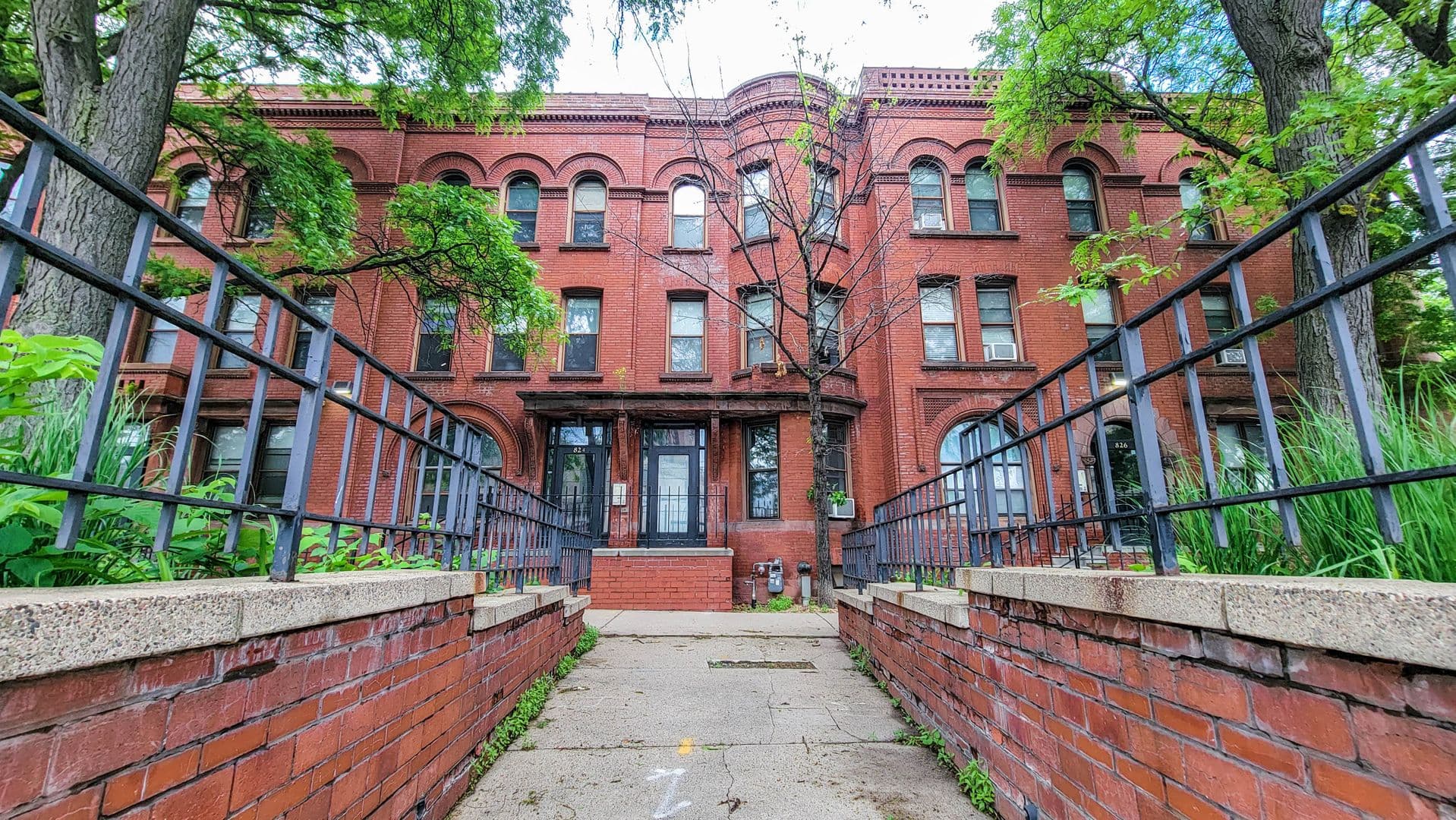 Minneapolis Apartment: 826 10th St S