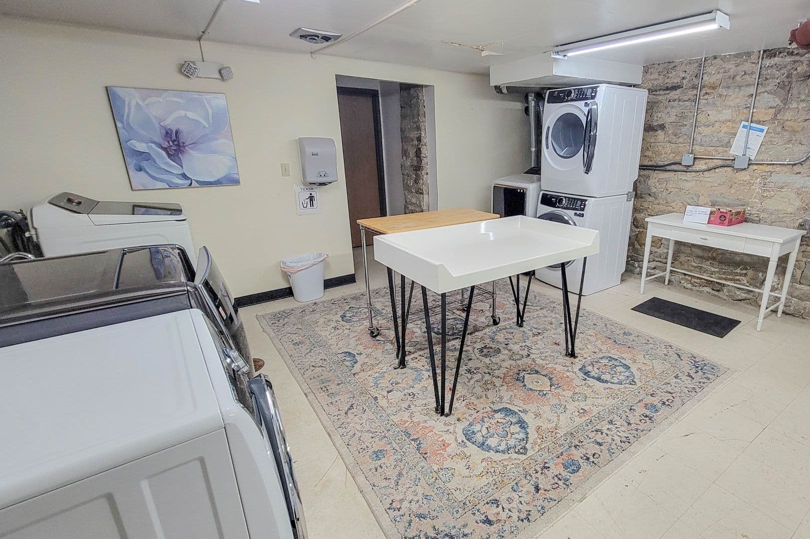 Minneapolis Apartment: 826 10th St S