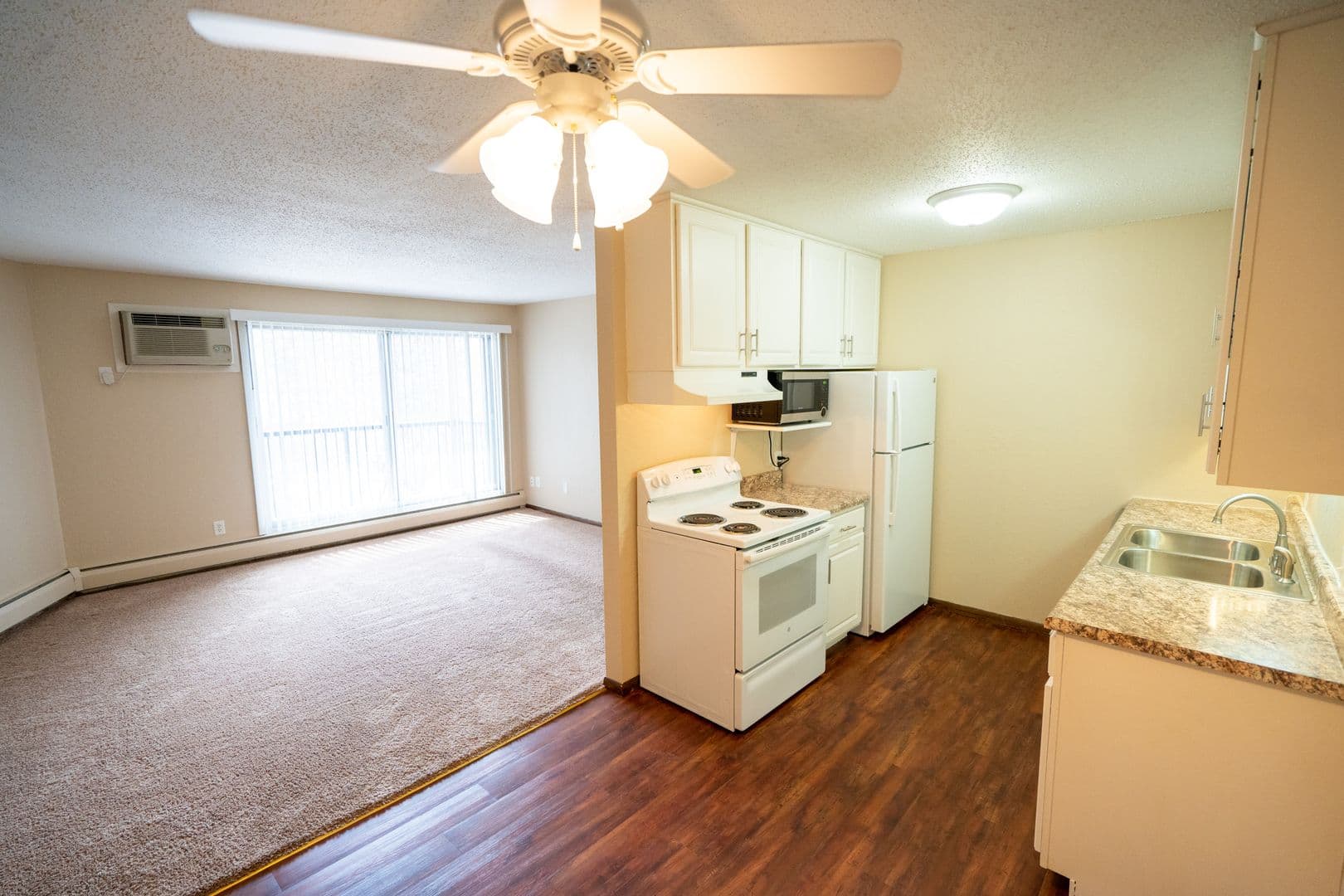 New Brighton Apartment: 2311 26th Avenue NW