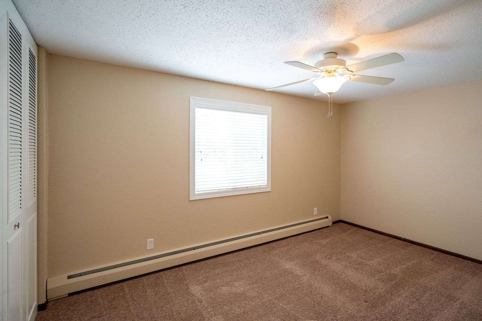New Brighton Apartment: 2311 26th Avenue NW