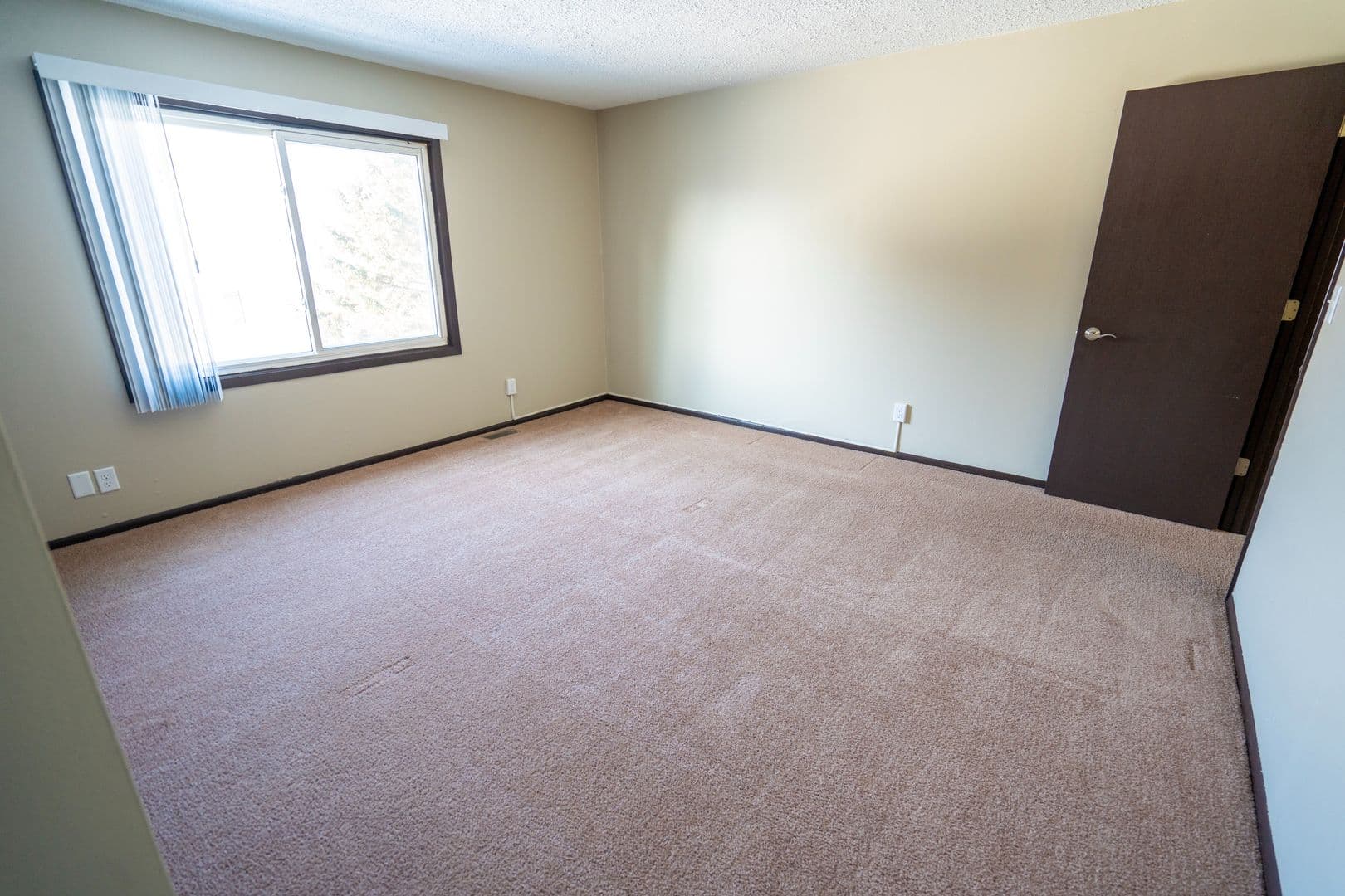 Coon Rapids Townhome: Crooked Lake Blvd