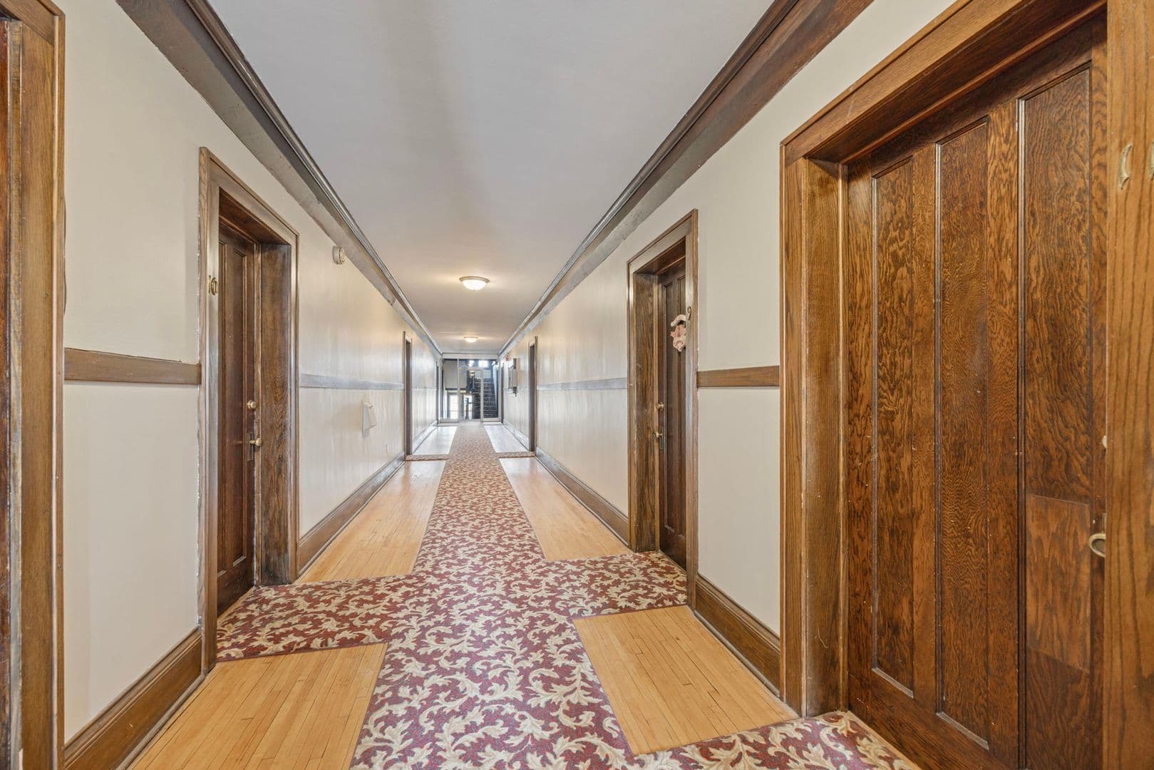 St Paul Apartment: 45 Lexington Parkway S, Apt 07