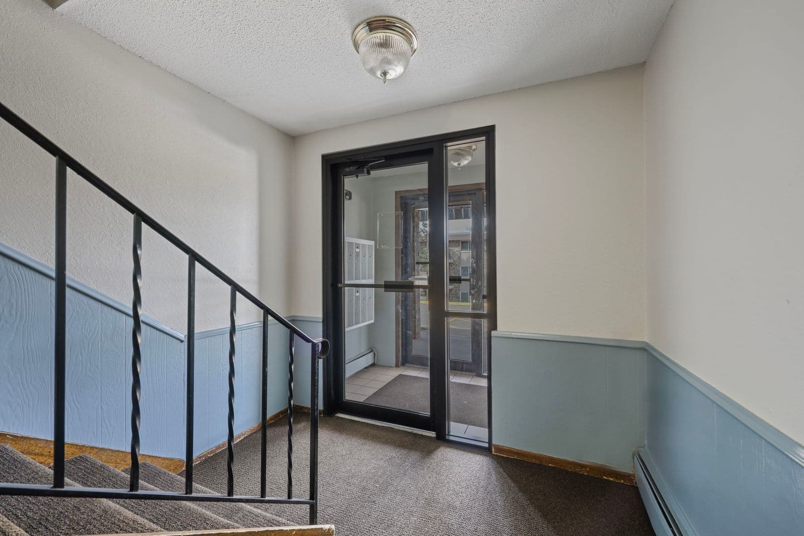 St. Paul Apartment: 1935 Wilson Ave
