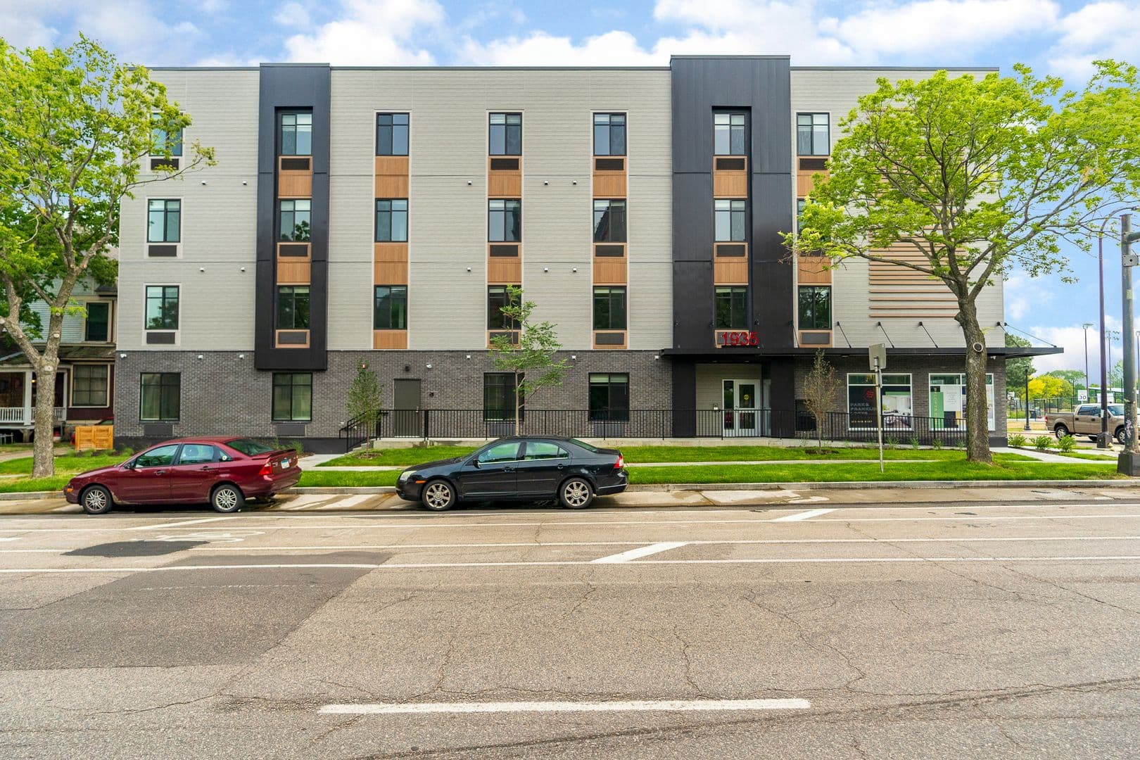 Minneapolis Apartment: 1935 Park Ave