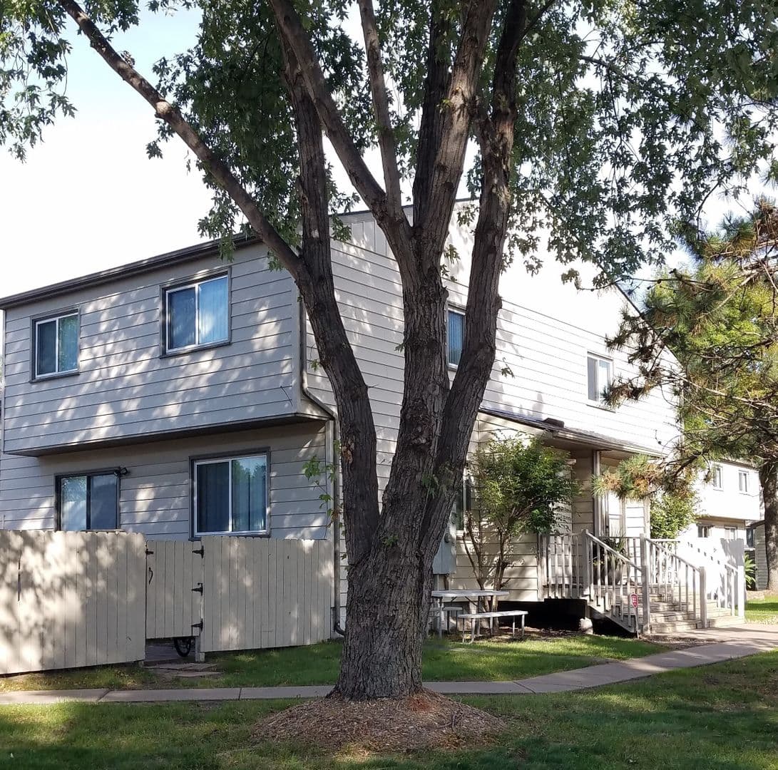 Coon Rapids Townhome: Crooked Lake Blvd