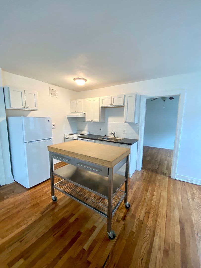 Kansas City Apartment: 3713-3715 Summit Street