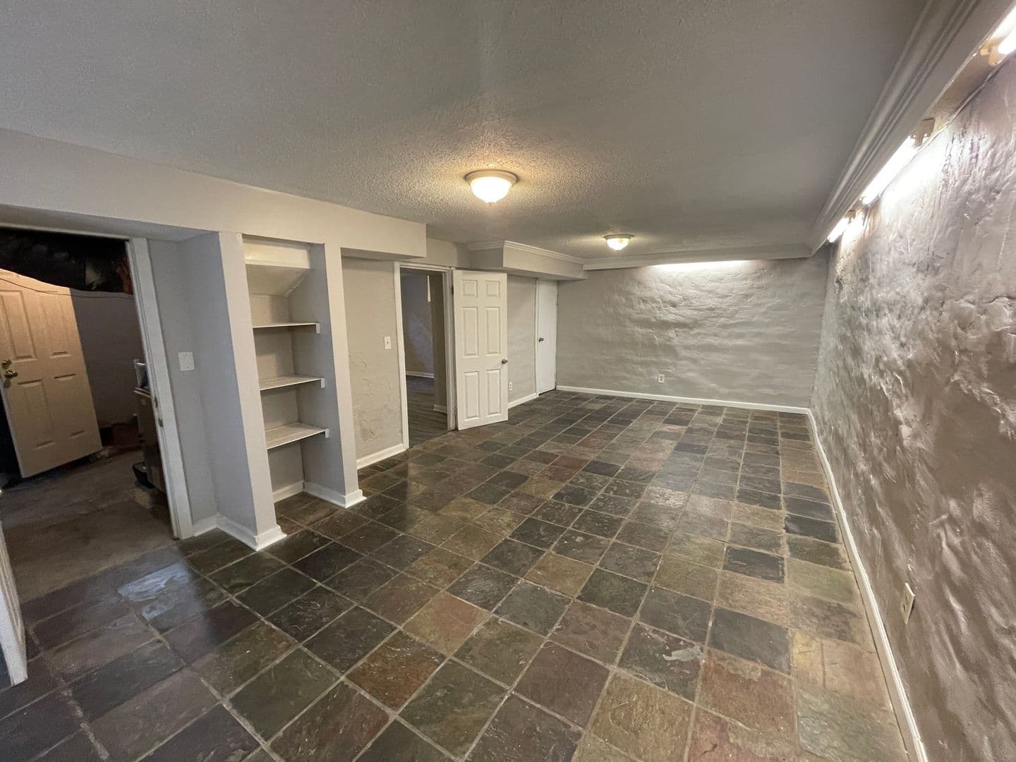 Kansas City Apartment: 3830 Warwick Blvd. Basement