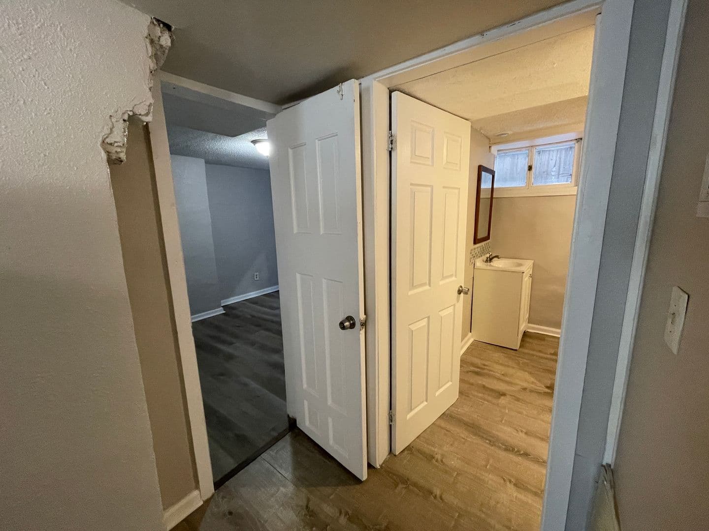 Kansas City Apartment: 3830 Warwick Blvd. Basement