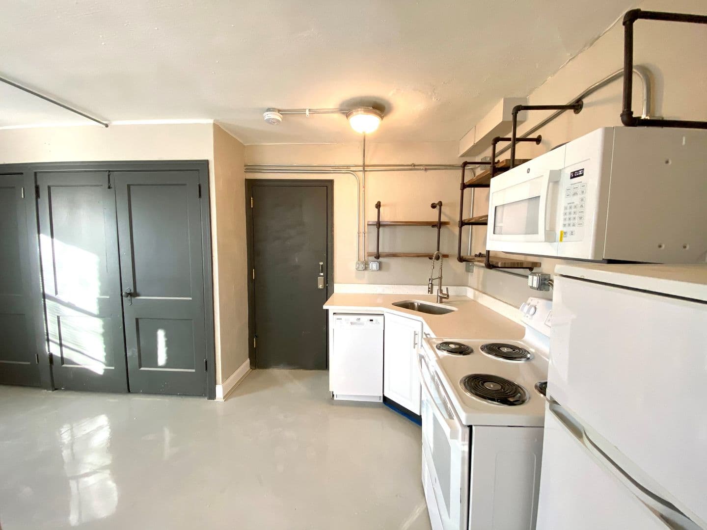 Kansas City Apartment: 3136 Grand Ave