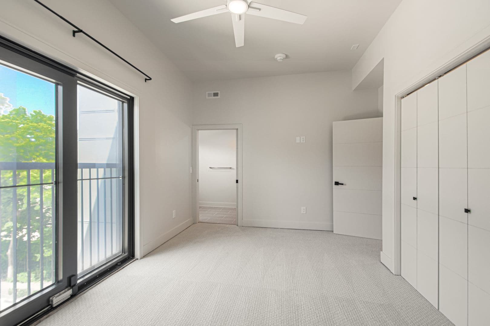 Kansas City Apartment: 200 West Gregory Boulevard