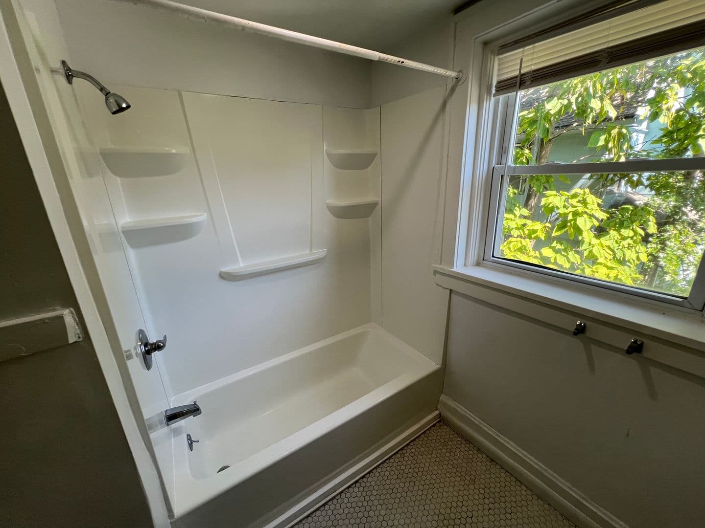 Kansas City Apartment: 853 Barnett Avenue
