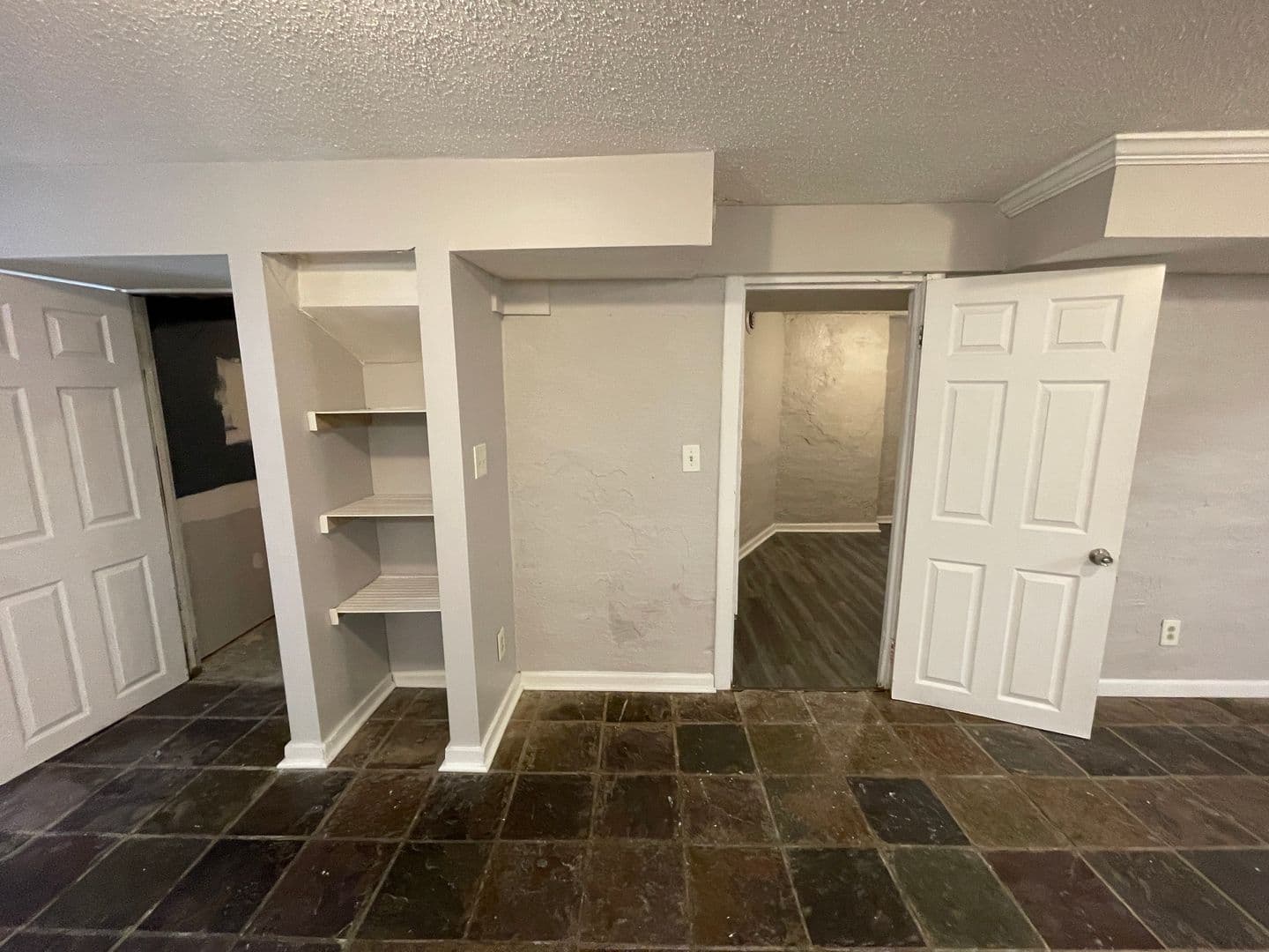 Kansas City Apartment: 3830 Warwick Blvd. Basement