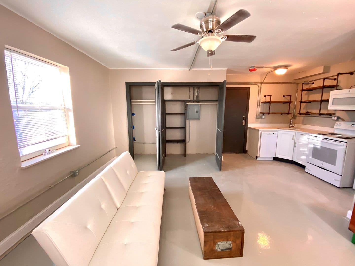 Kansas City Apartment: 3136 Grand Ave