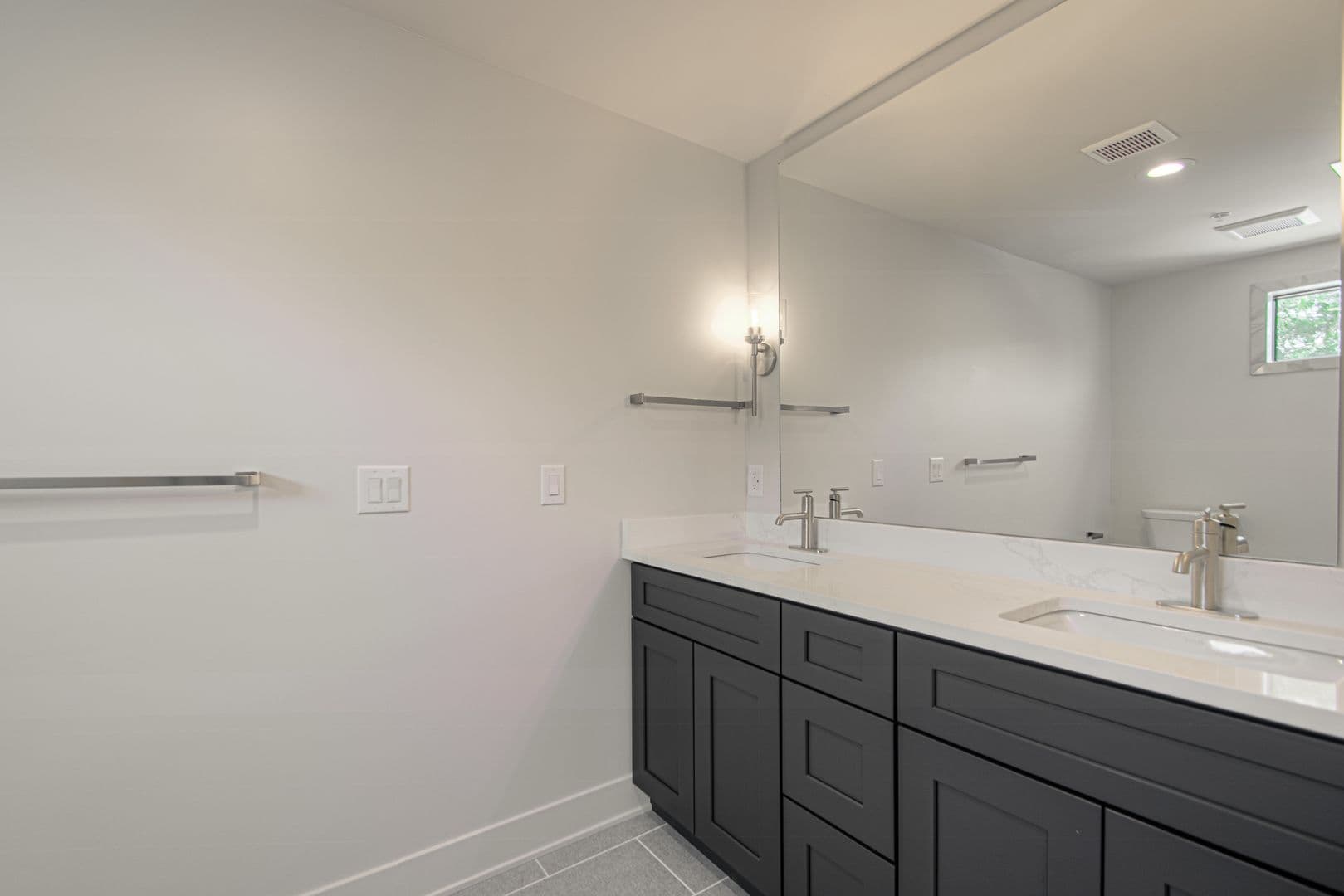 Kansas City Apartment: 200 West Gregory Boulevard