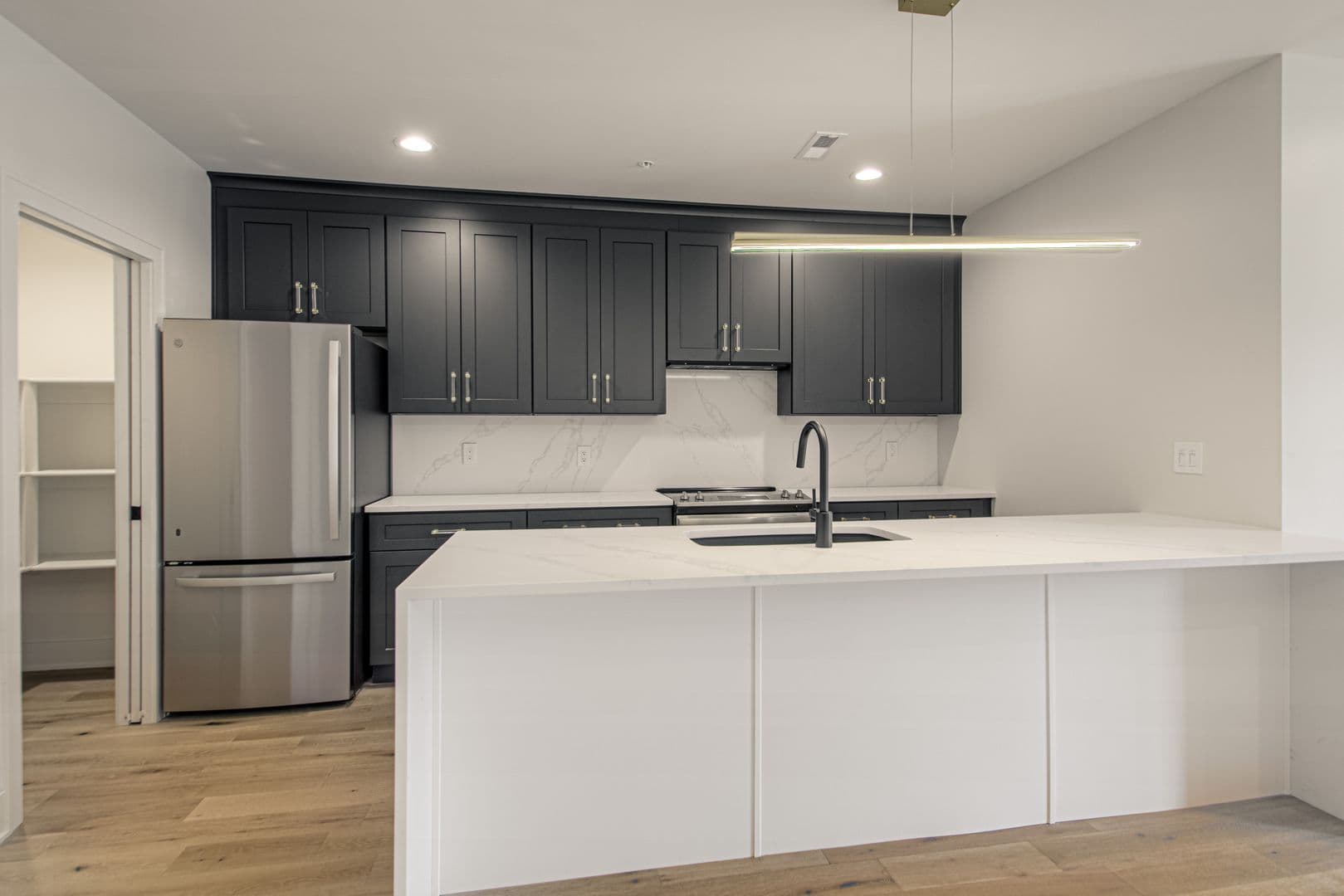 Kansas City Apartment: 200 West Gregory Boulevard