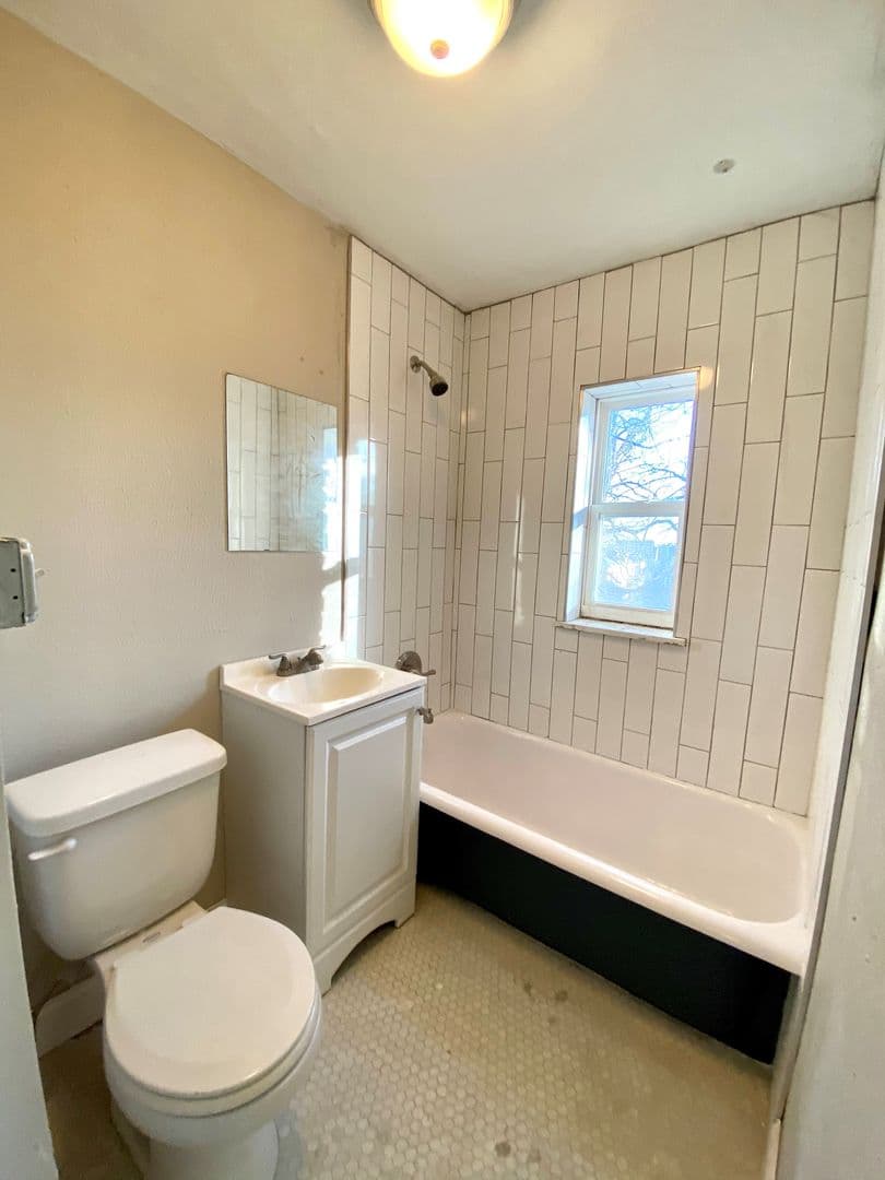 Kansas City Apartment: 3136 Grand Ave