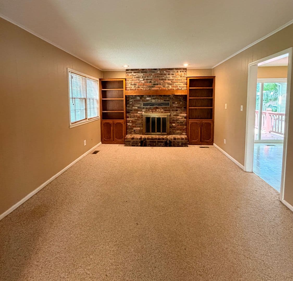 Roeland Park House: 4726 Delmar Street