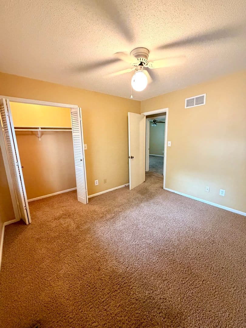 Roeland Park House: 4726 Delmar Street