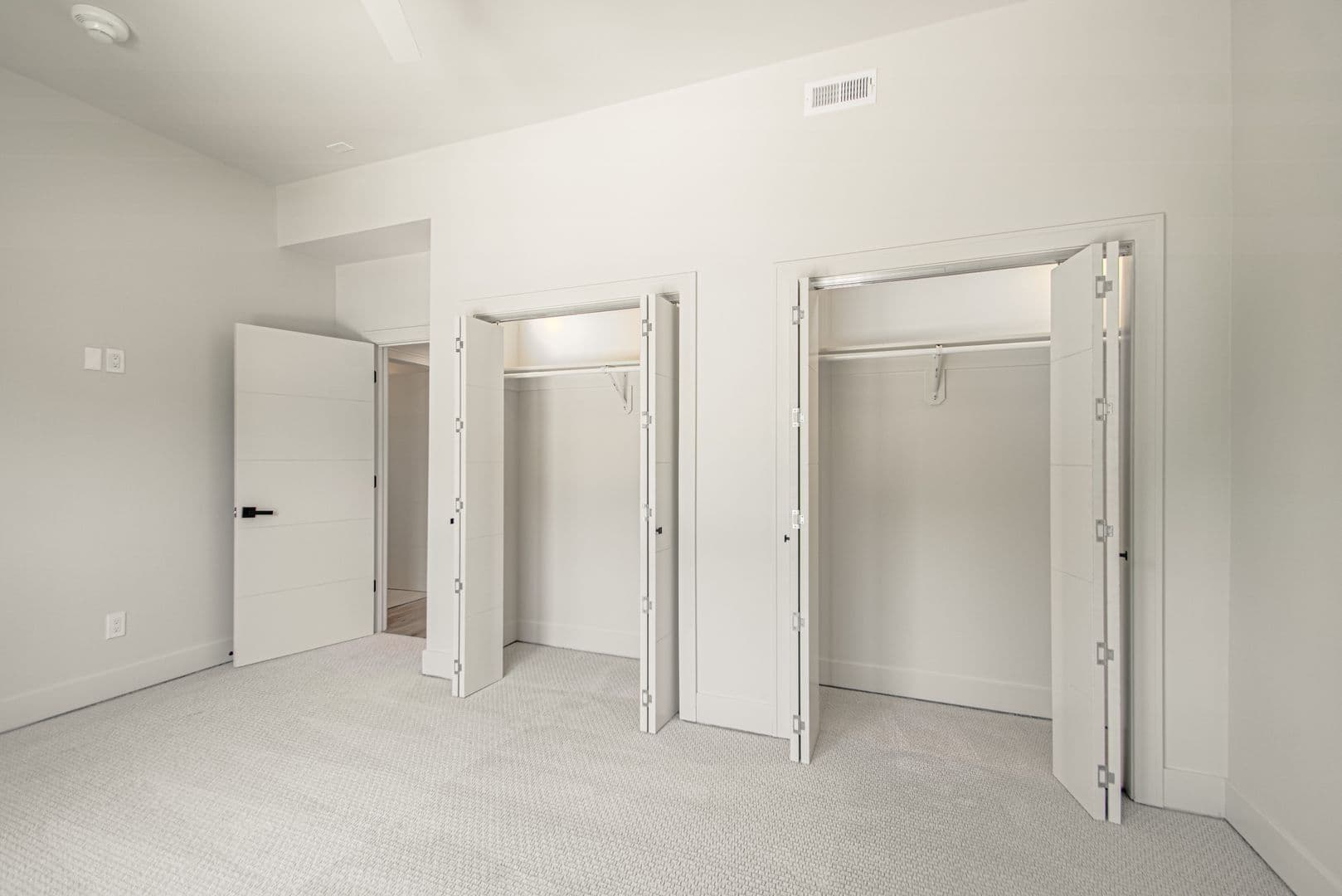 Kansas City Apartment: 200 West Gregory Boulevard