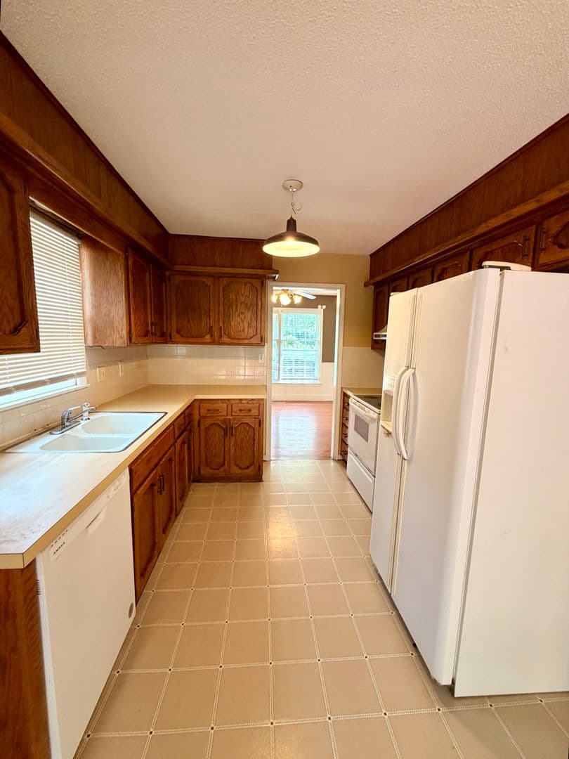 Roeland Park House: 4726 Delmar Street