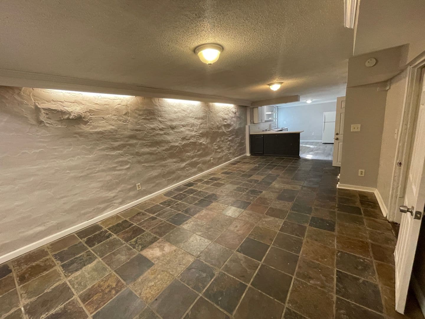 Kansas City Apartment: 3830 Warwick Blvd. Basement