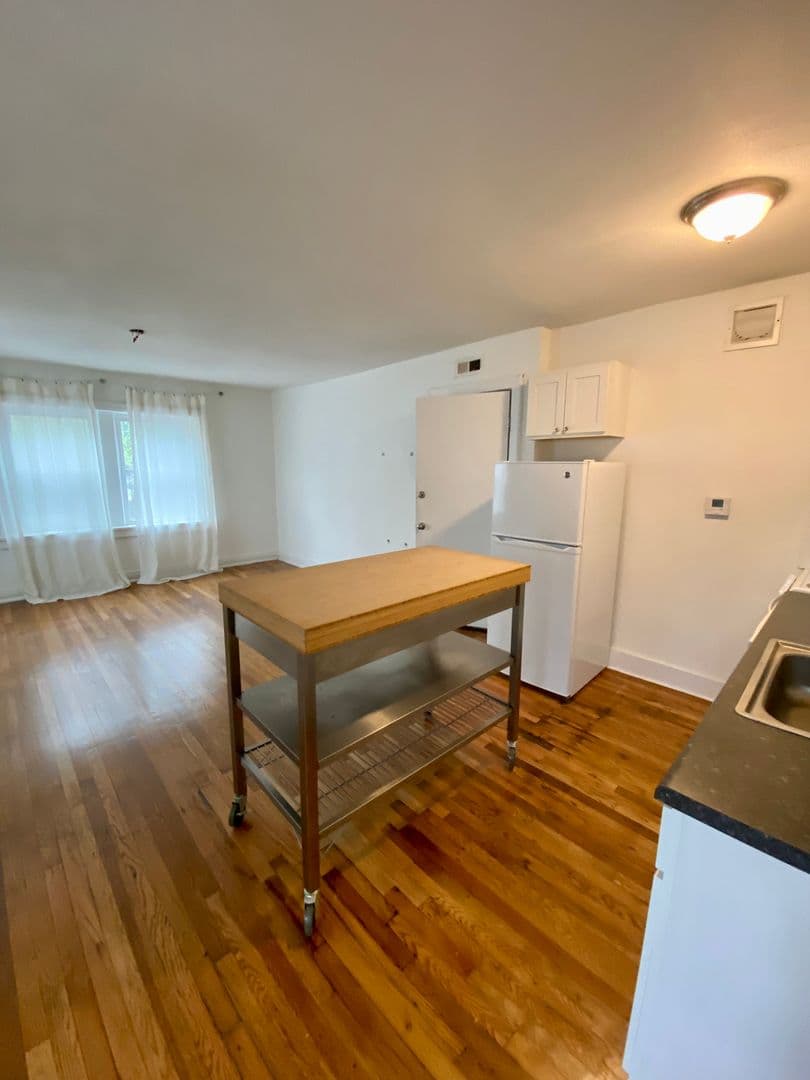 Kansas City Apartment: 3713-3715 Summit Street