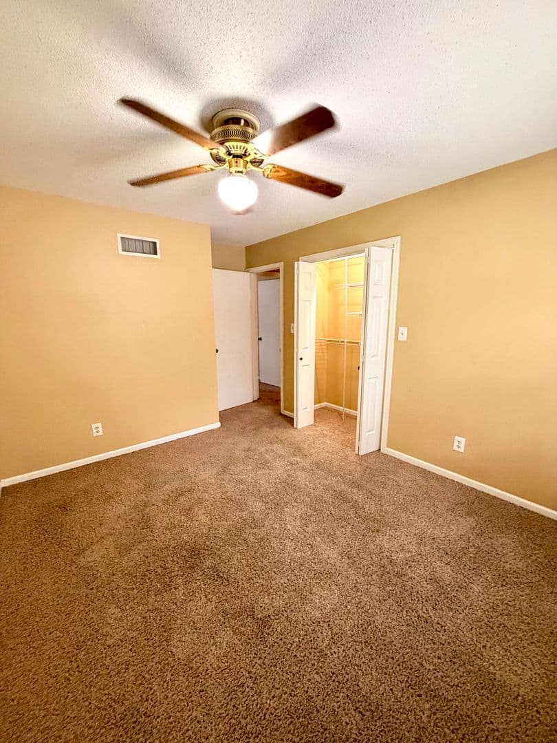 Roeland Park House: 4726 Delmar Street