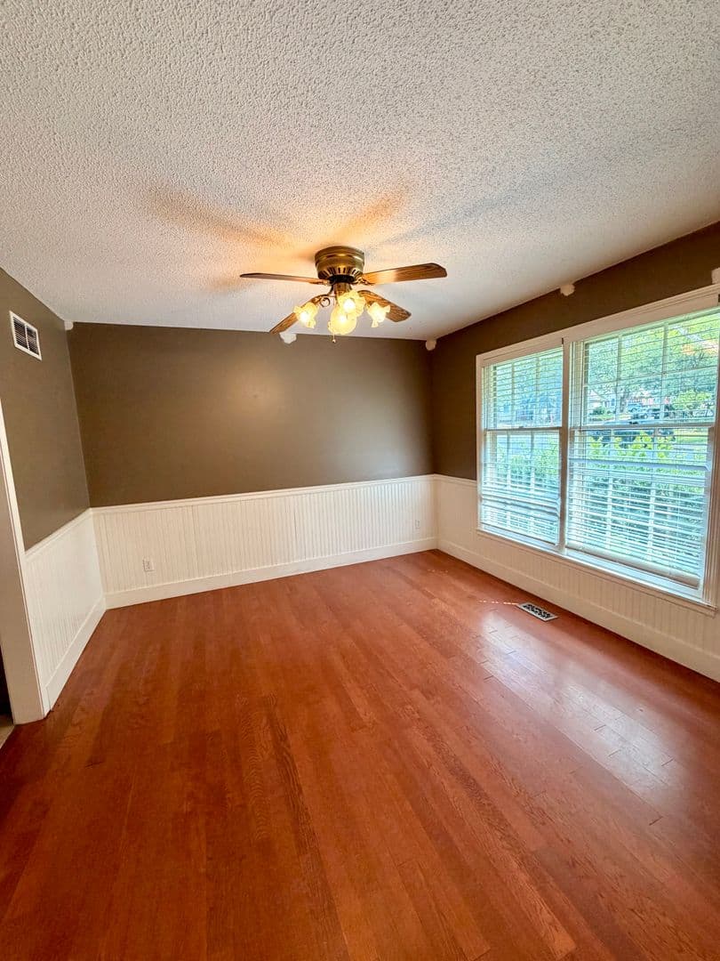 Roeland Park House: 4726 Delmar Street