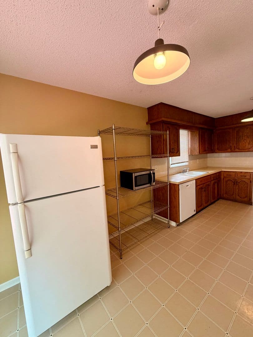 Roeland Park House: 4726 Delmar Street