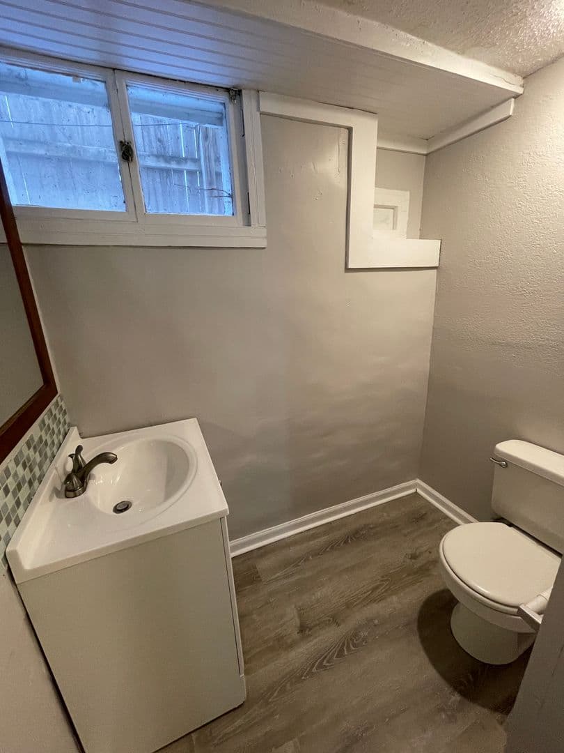 Kansas City Apartment: 3830 Warwick Blvd. Basement