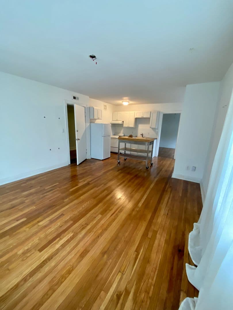 Kansas City Apartment: 3713-3715 Summit Street