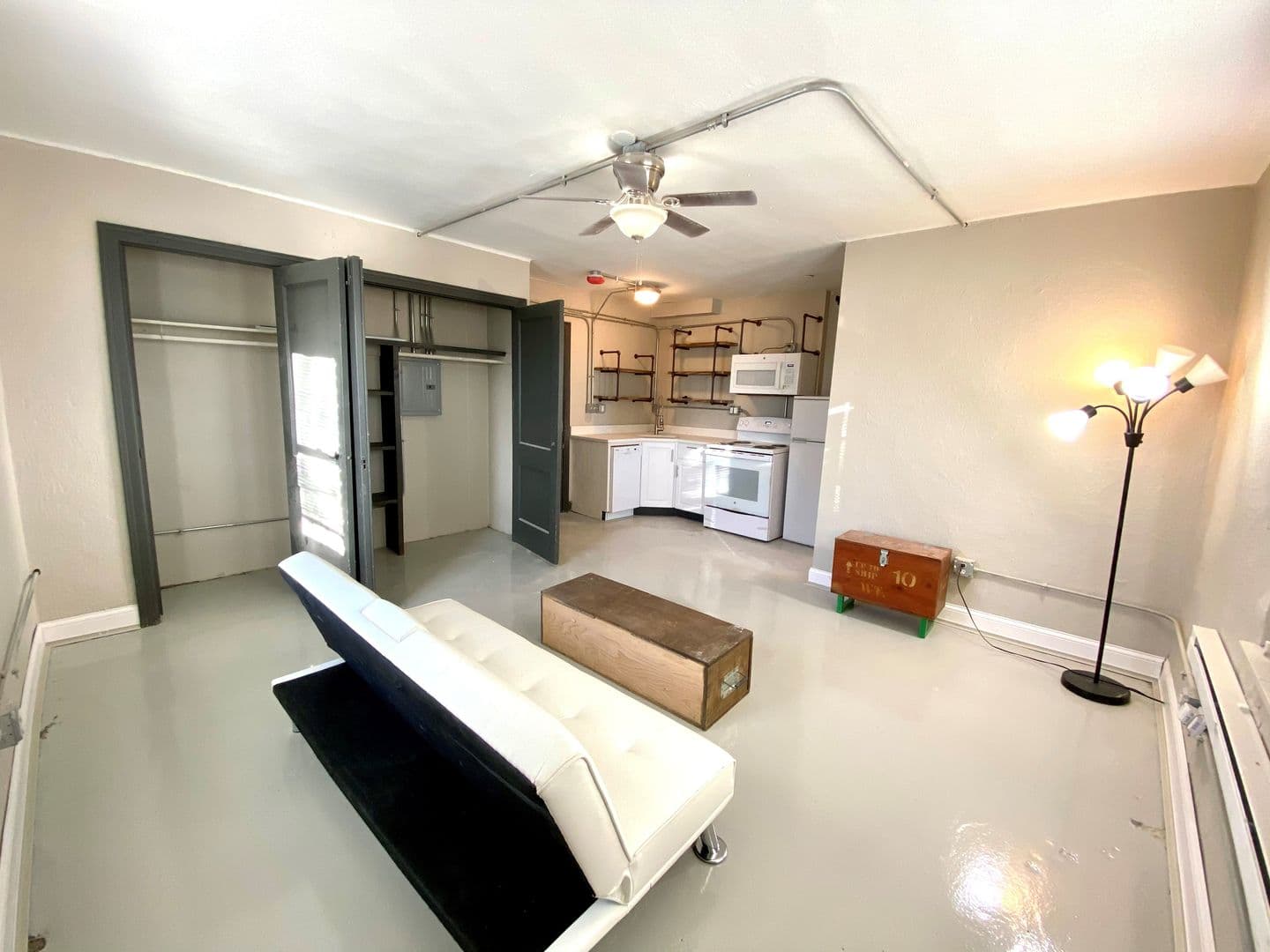 Kansas City Apartment: 3136 Grand Ave