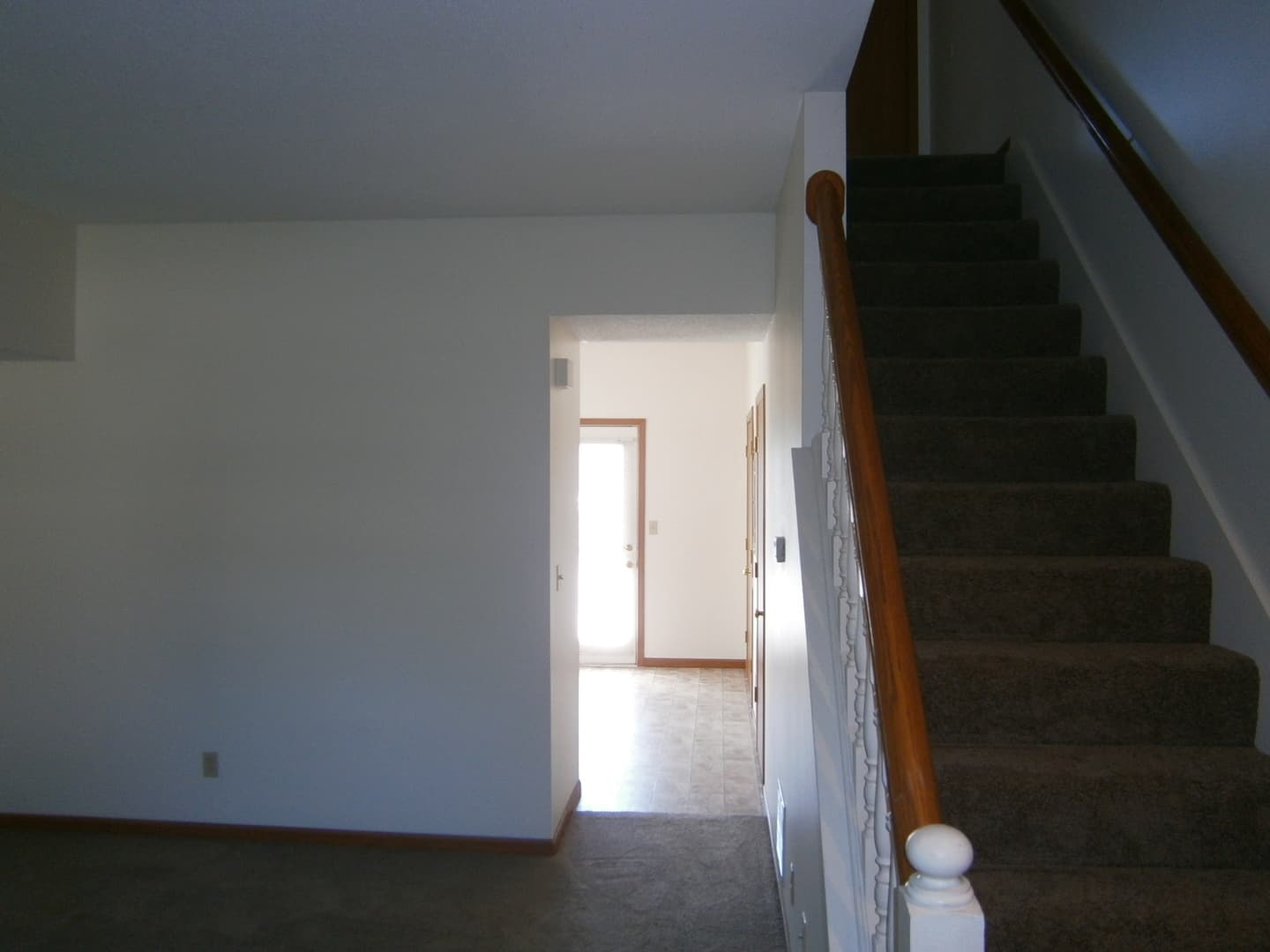 Piqua Apartment: 1001, 1003, 1005, 1007 Jill Court