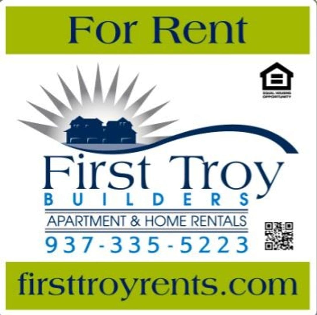 Piqua Apartment: 1001, 1003, 1005, 1007 Jill Court