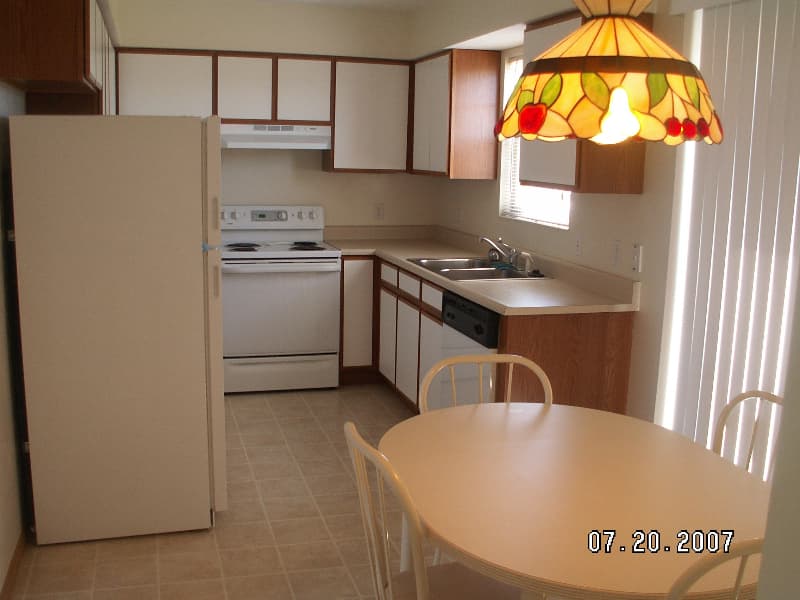 Troy Apartment: Meadowpoint Drive