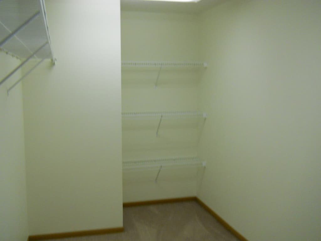 Troy Apartment: Shamrock Lane