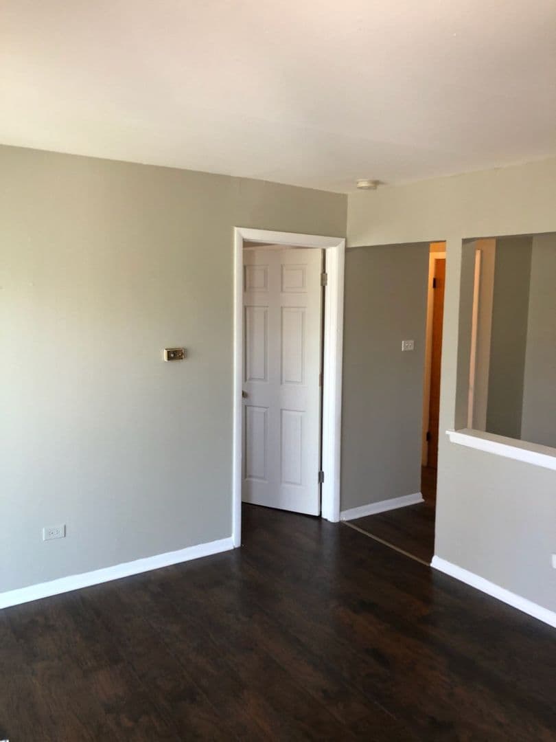 Calumet Park Apartment: 1200 W. 127th St