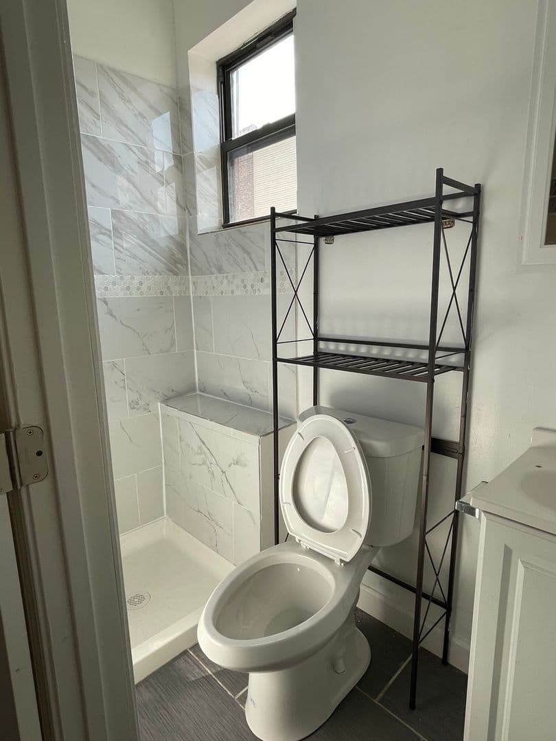 Chicago Apartment: 3042 W. Cullerton St