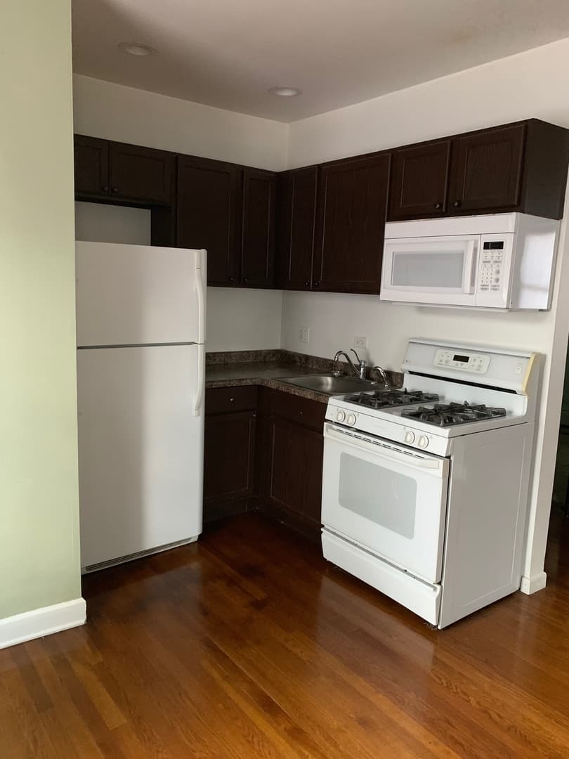 Chicago Apartment: 4425-31 N. Milwaukee Ave & 5055-65 W. Agatite Ave