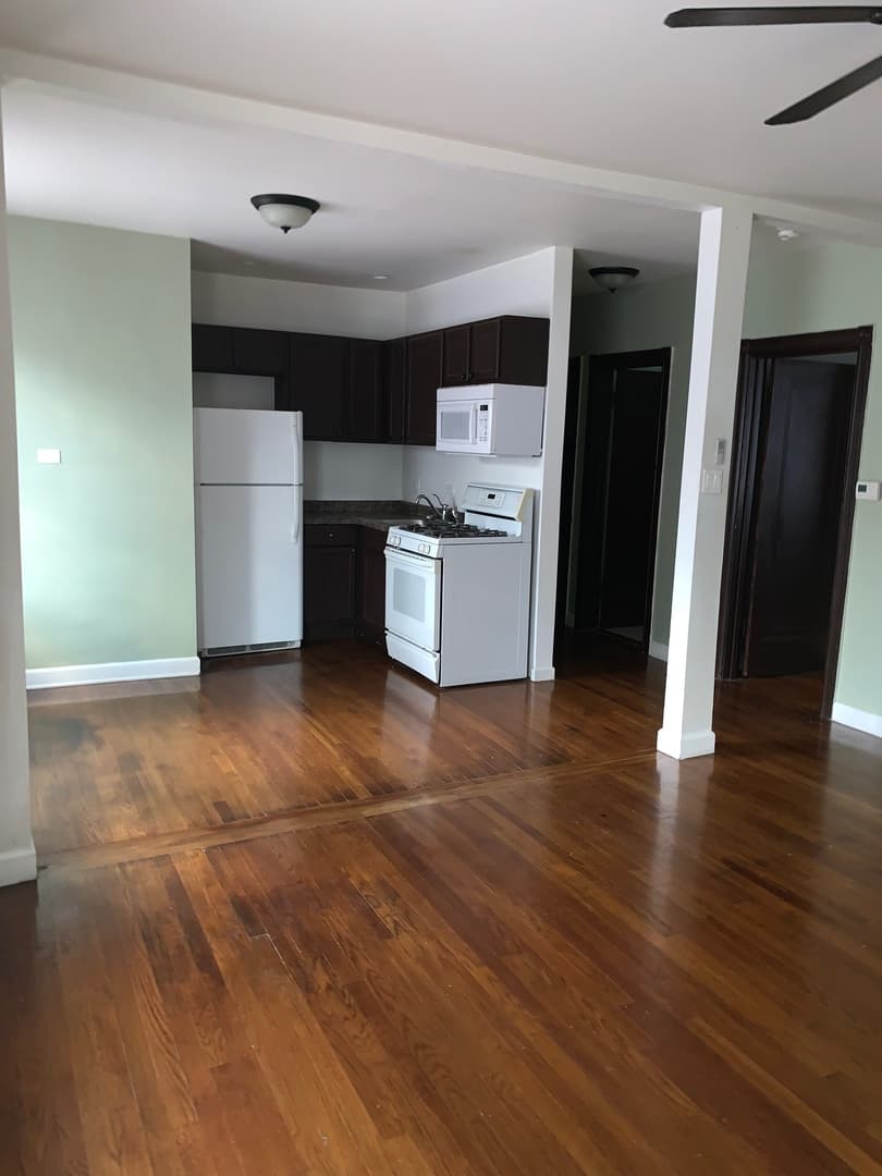 Chicago Apartment: 4425-31 N. Milwaukee Ave & 5055-65 W. Agatite Ave