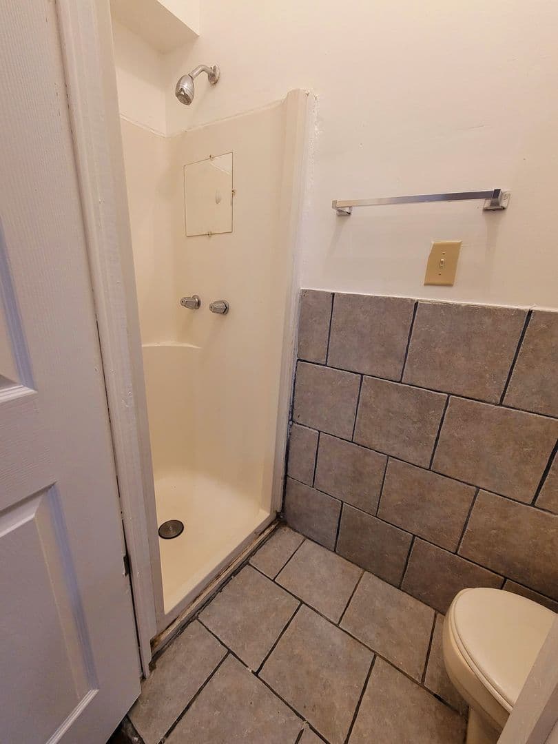 Chicago Apartment: 3150 W. Cermak Rd