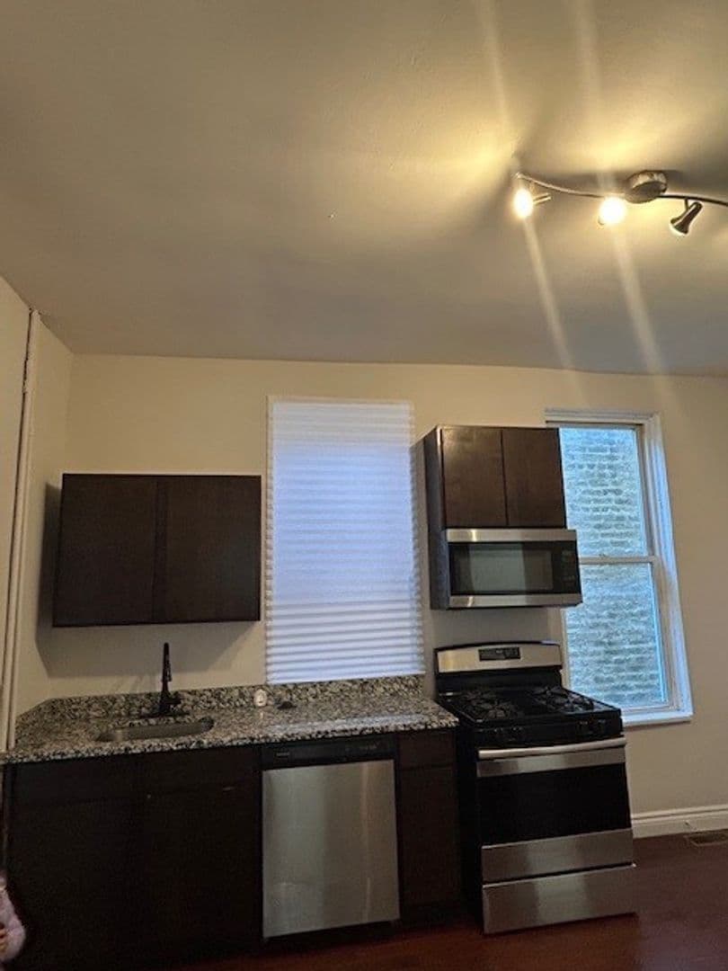 Chicago Apartment: 2903-05 W. 25th St