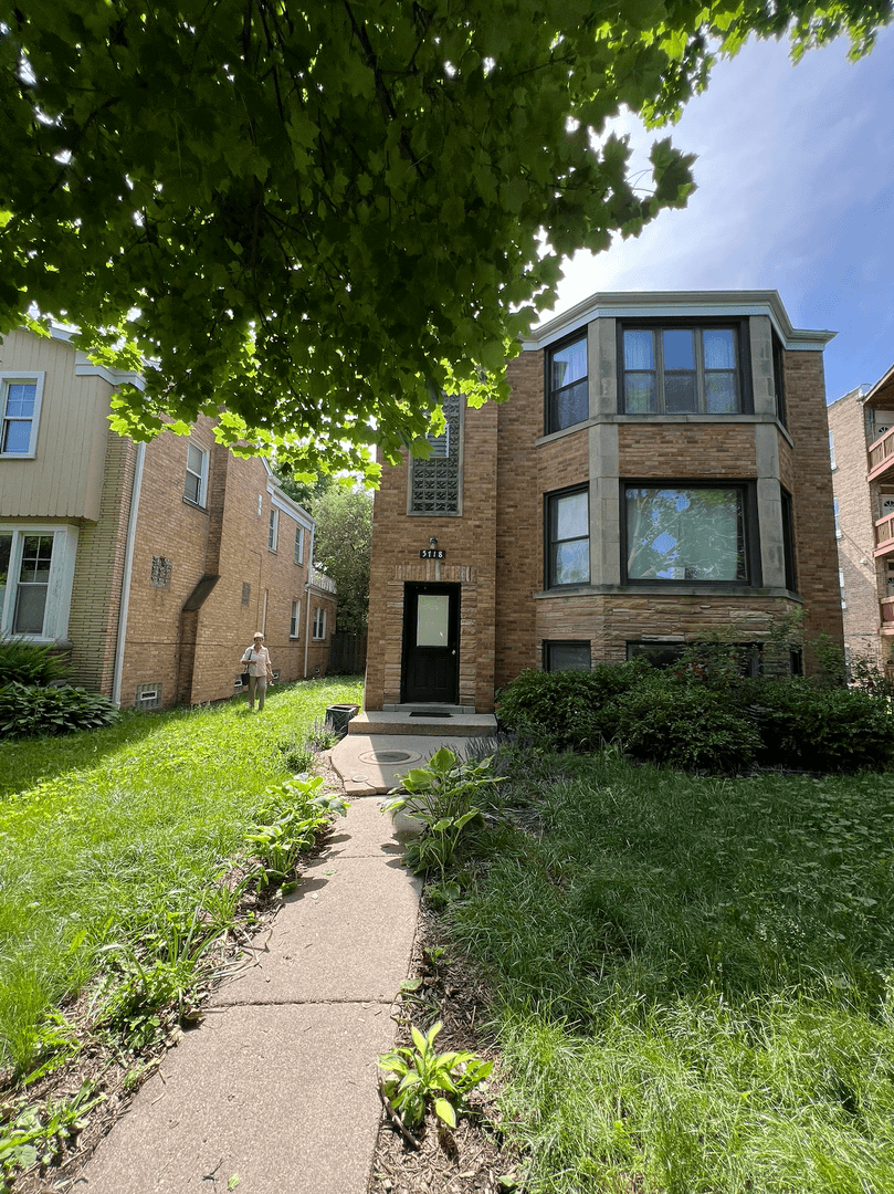 Chicago Apartment: 5718 N. Mozart St.
