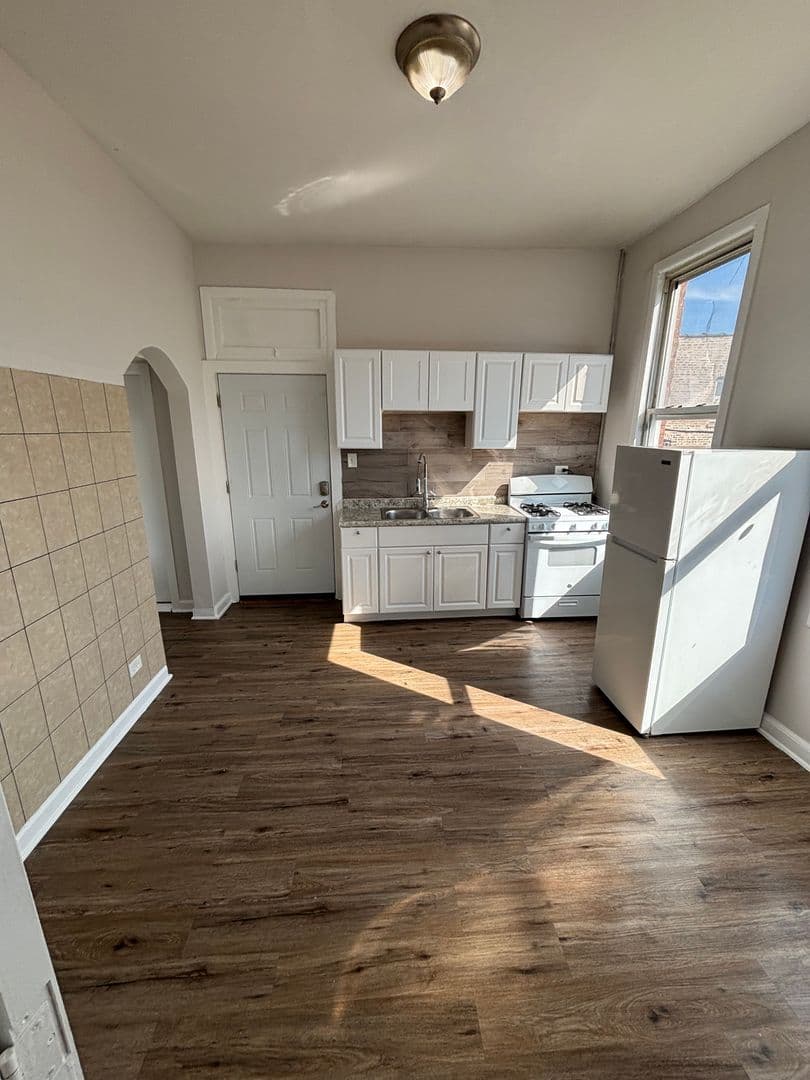 Chicago Apartment: 2143 S. Fairfield Ave